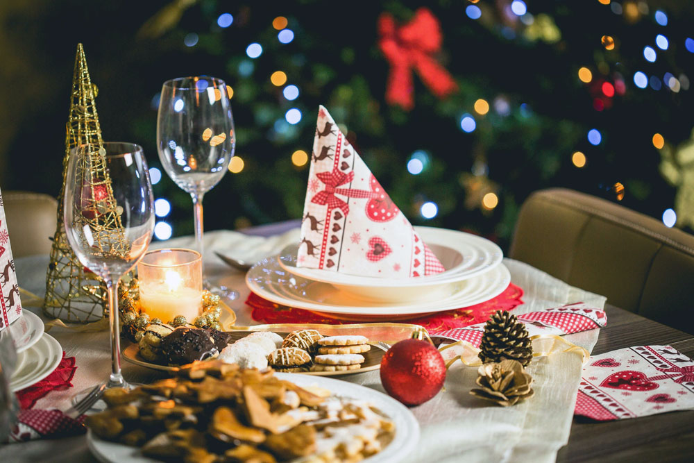 A festive dinner table place setting