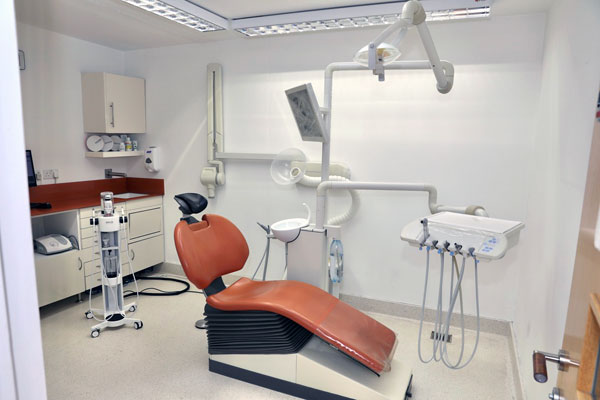 Implants for dentures Implants for dentures